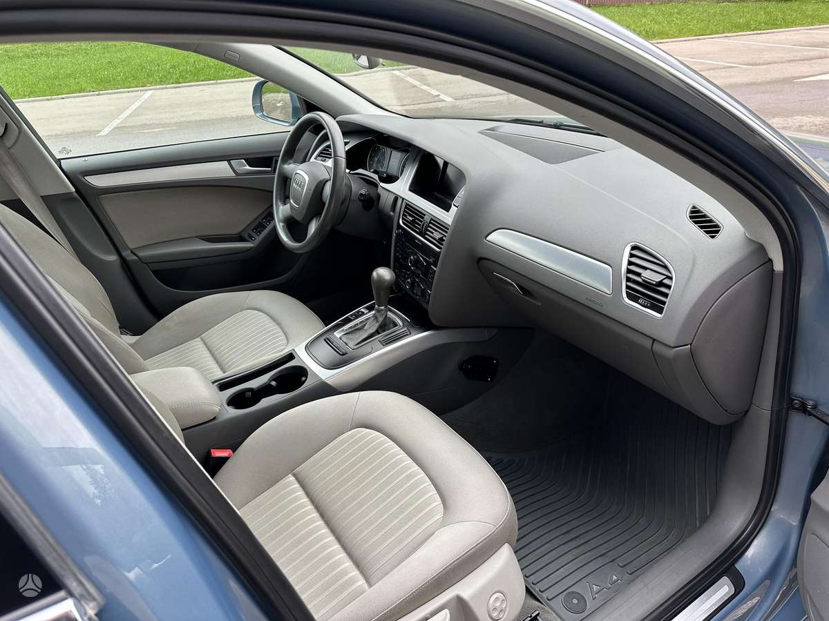 Audi A4 2008 — photo 12
