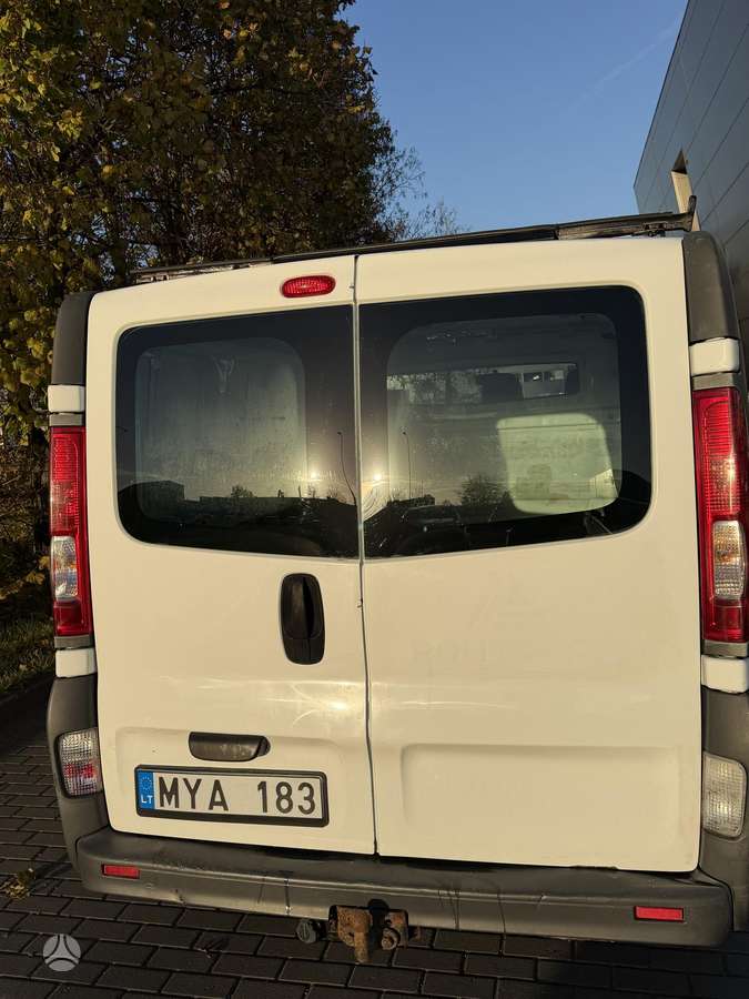 Opel Vivaro 2008 — interior