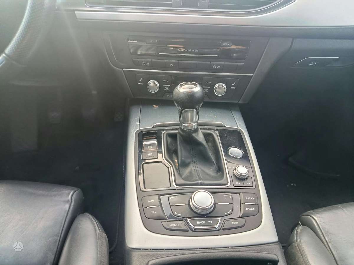 Audi A6 2014 — photo 14
