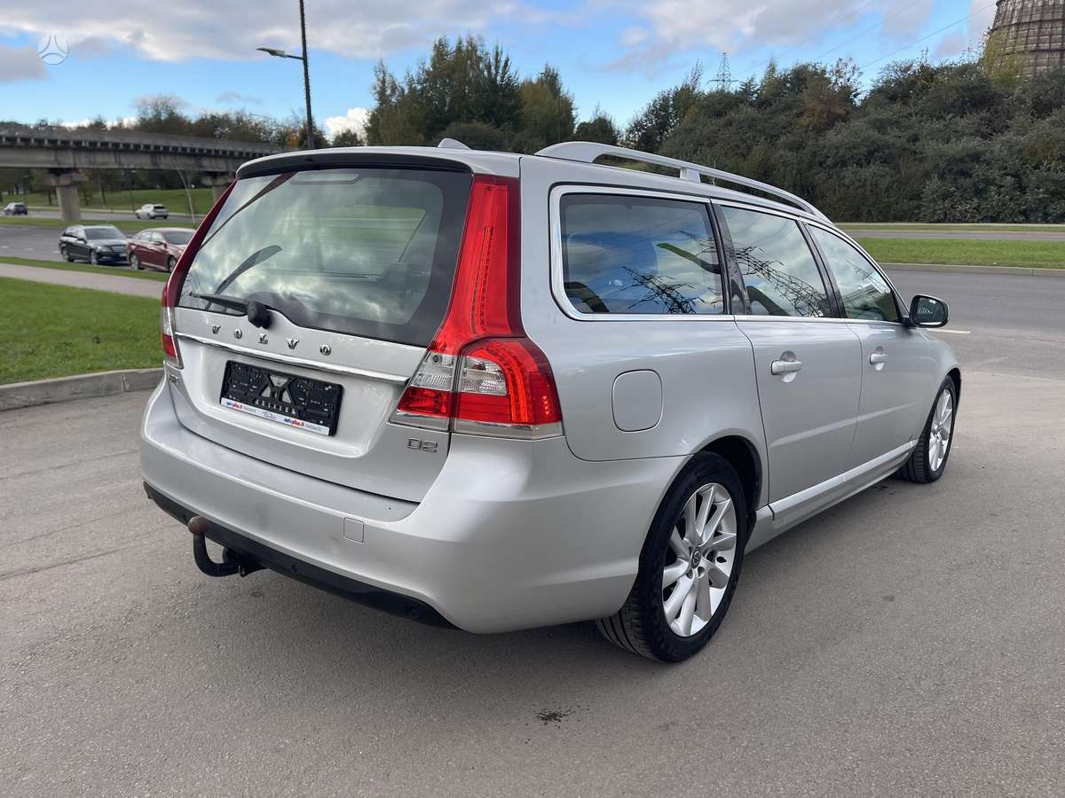 Volvo V70 2013 — photo 11