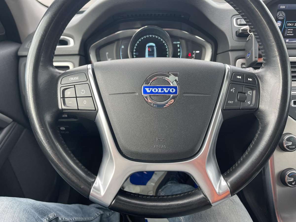 Volvo V70 2013 — photo 19