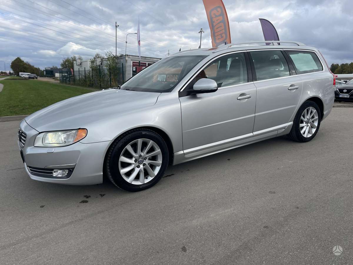 Volvo V70 2013 — interior