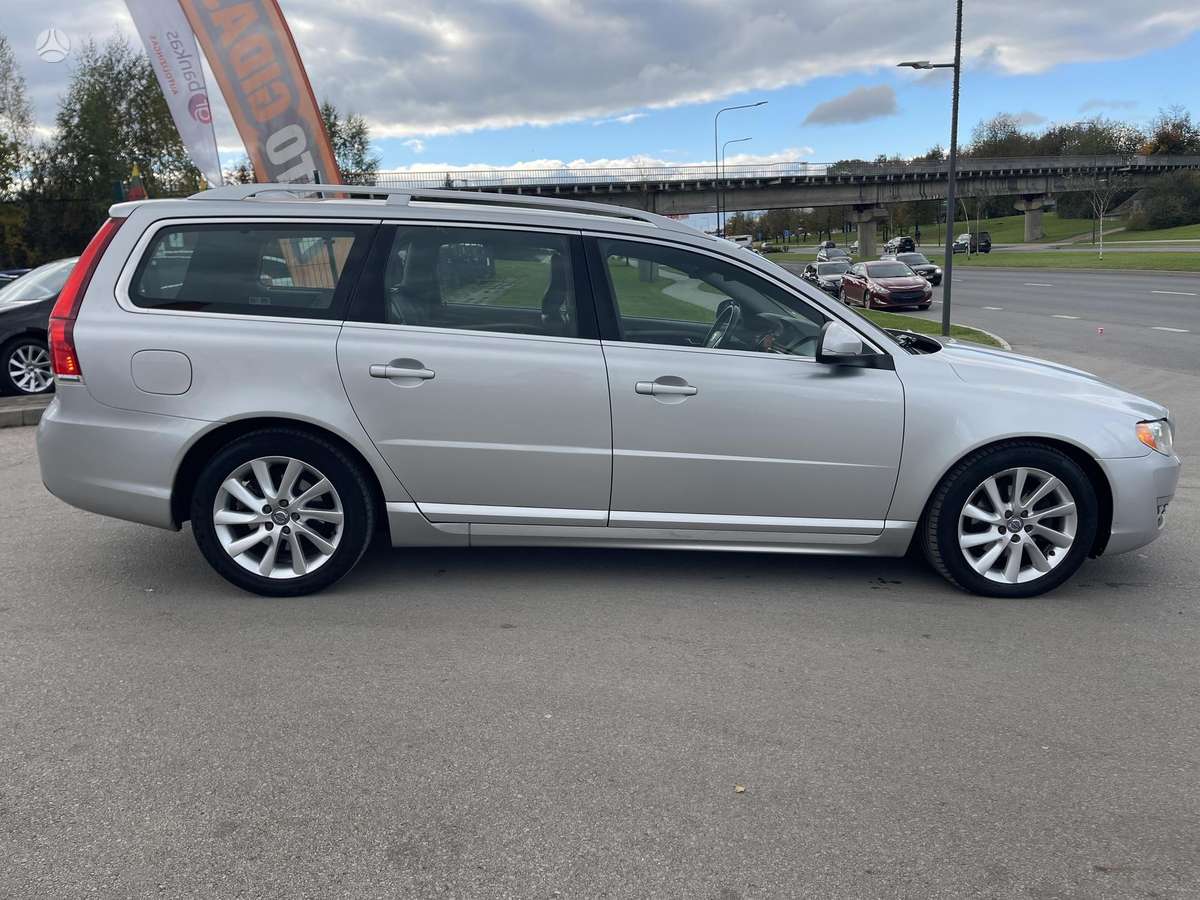 Volvo V70 2013 — photo 8