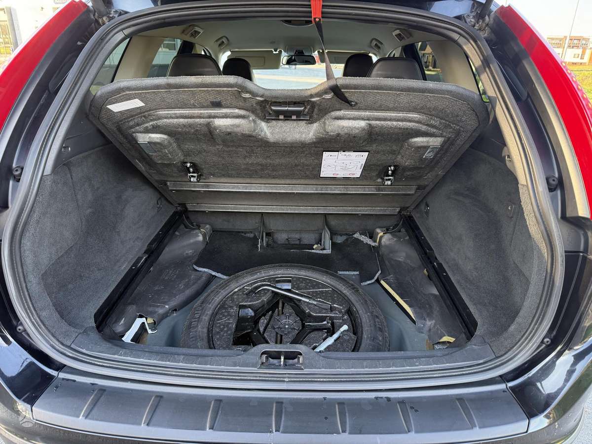Volvo XC60 2011 — photo 12