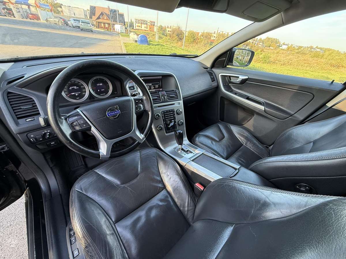 Volvo XC60 2011 — photo 13