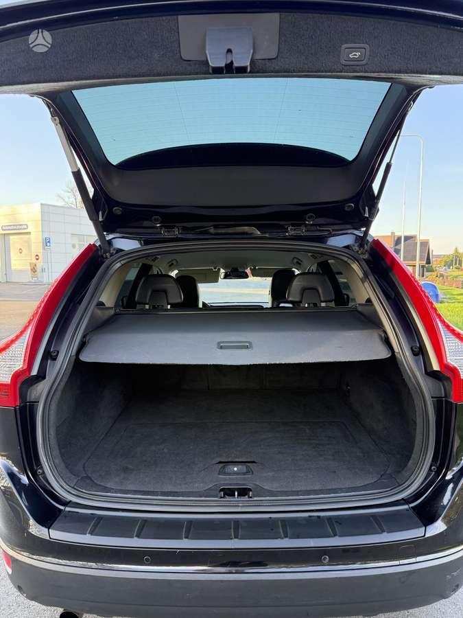 Volvo XC60 2011 — photo 9