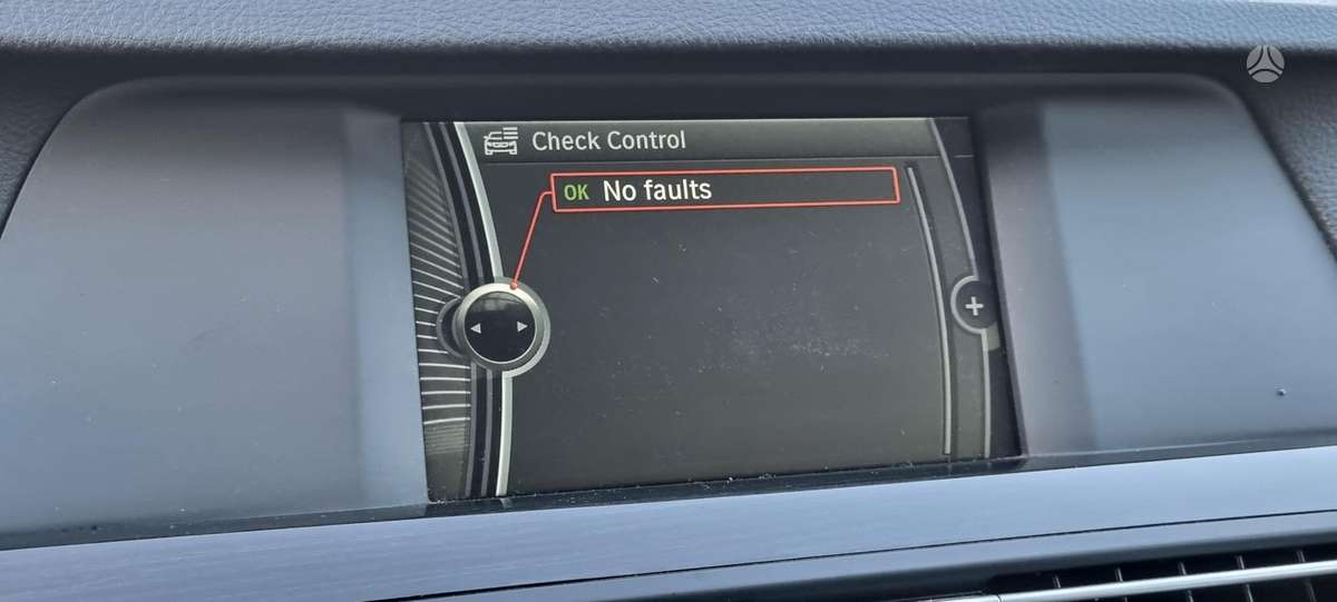 BMW 520 2011 — photo 16
