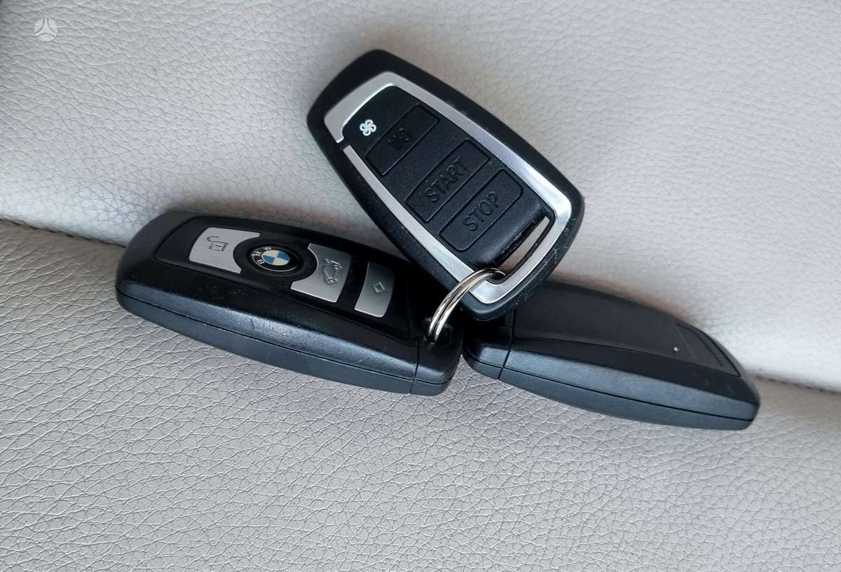 BMW 520 2011 — photo 17