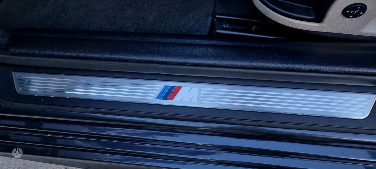 BMW 520 2011 — photo 21