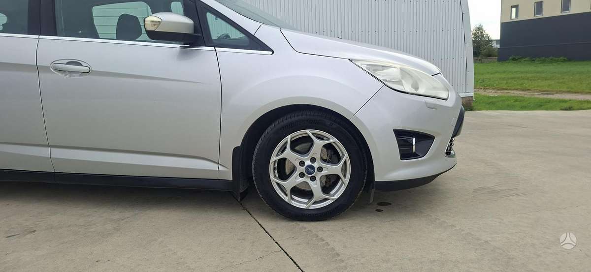 Ford C-MAX 2011 — photo 11