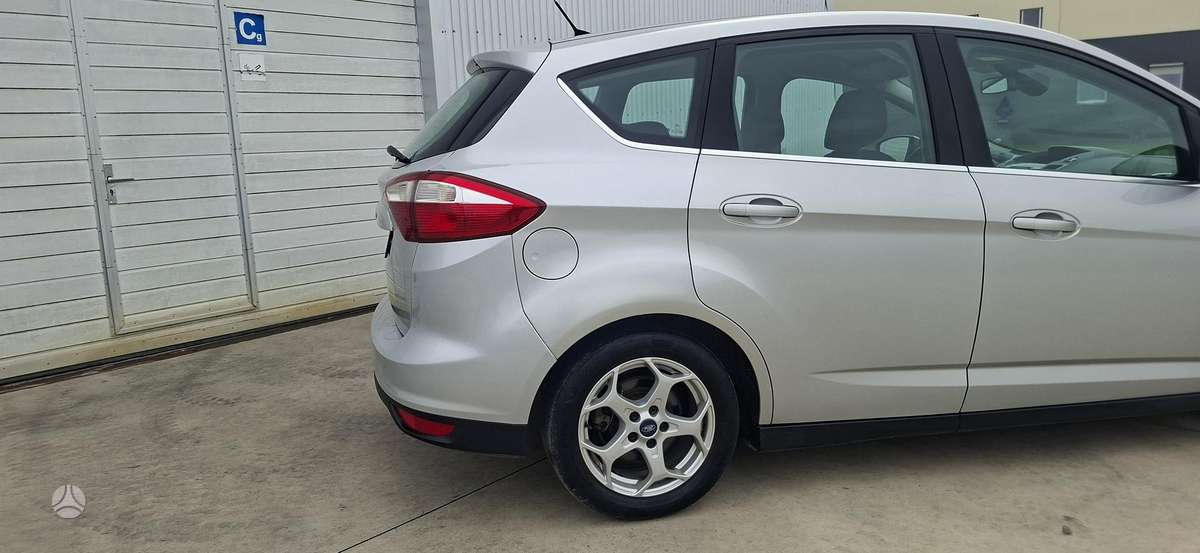 Ford C-MAX 2011 — photo 12