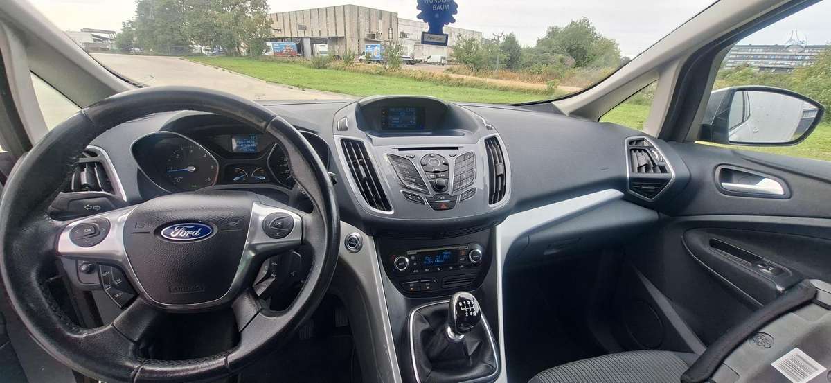 Ford C-MAX 2011 — photo 16