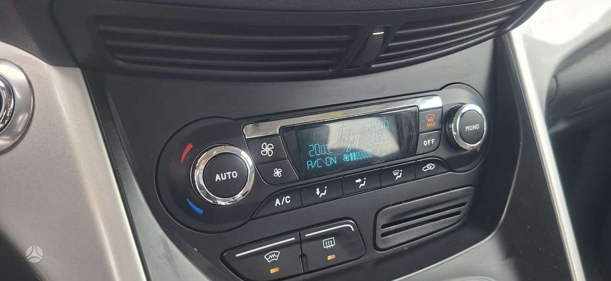 Ford C-MAX 2011 — photo 17