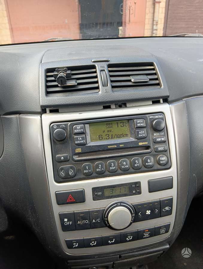 Toyota Avensis 2004 — photo 5