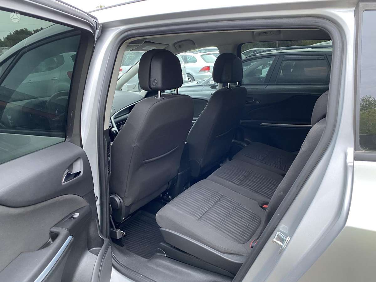 Opel Zafira 2012 — engine 1400 cm³, 140 HP (103kW)