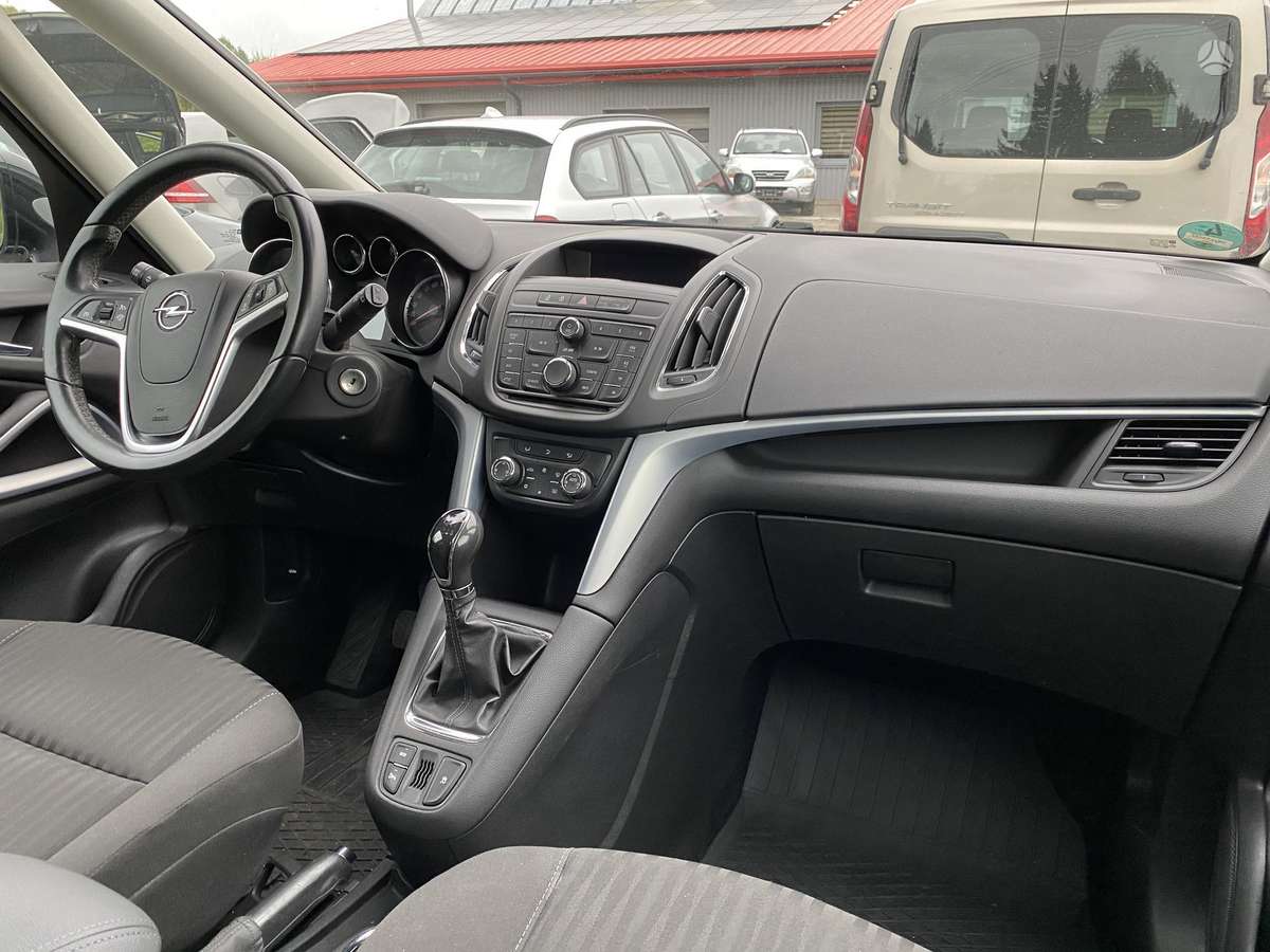 Opel Zafira 2012 — photo 5