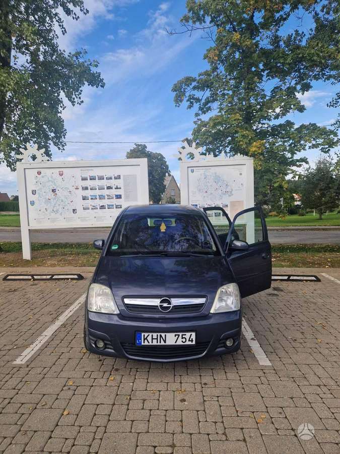 Opel Meriva 2006 — вигляд ззаду