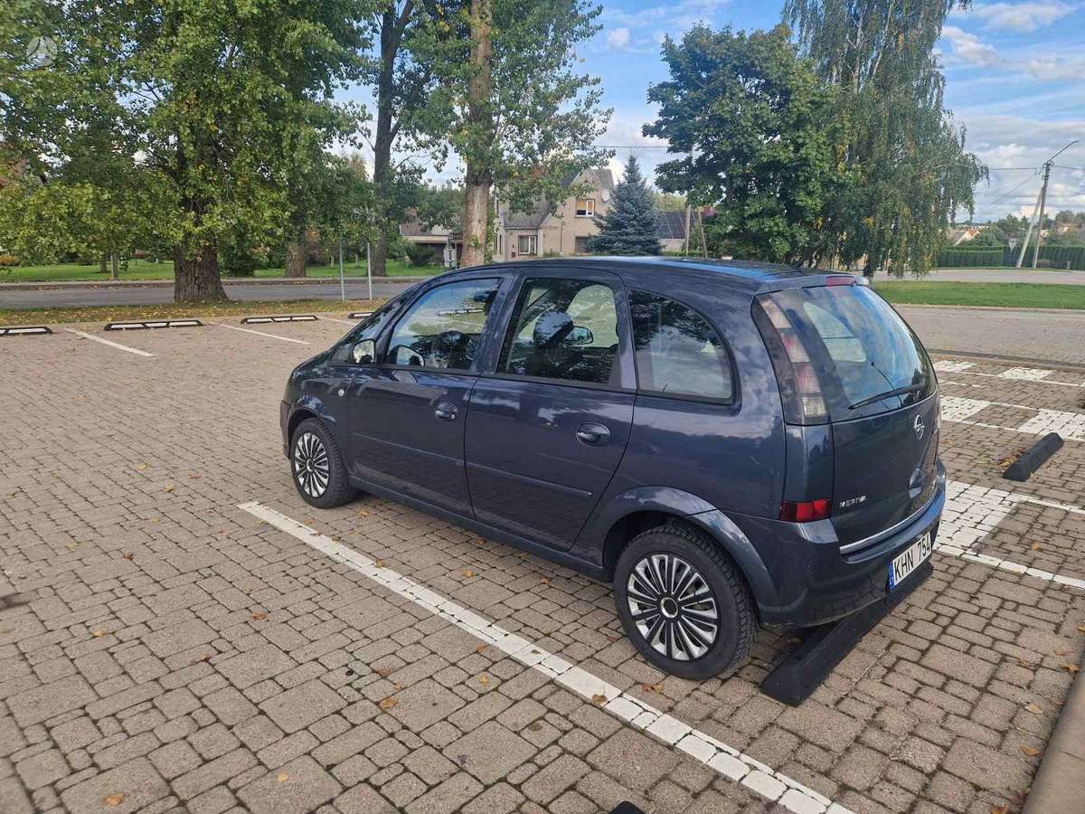Opel Meriva 2006 — салон