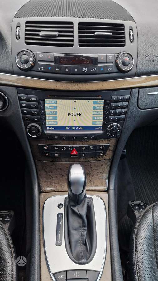 Mercedes-Benz E500 2004 — photo 16