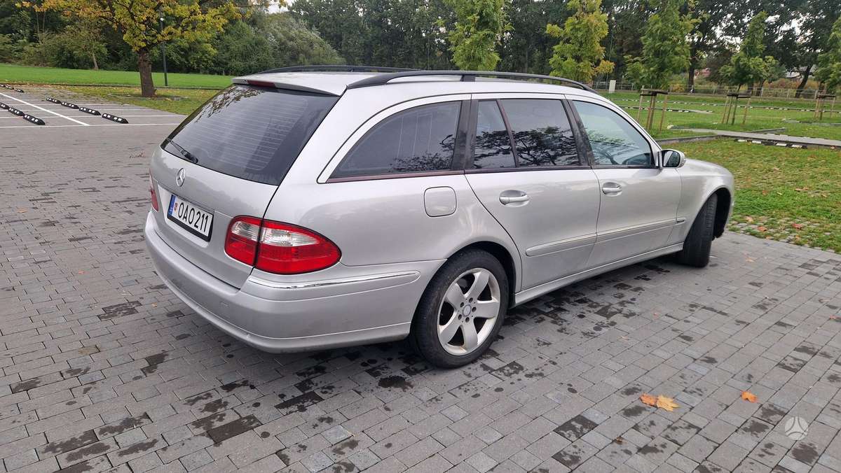 Mercedes-Benz E500 2004 — photo 5