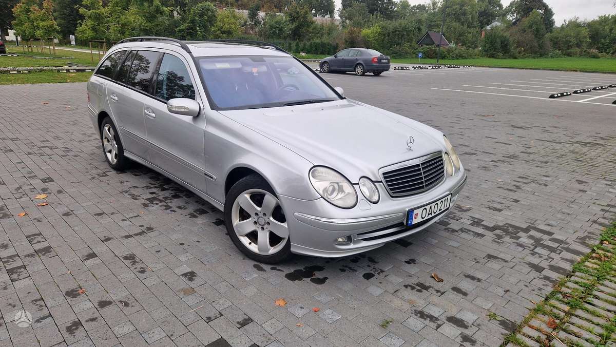 Mercedes-Benz E500 2004 — photo 7