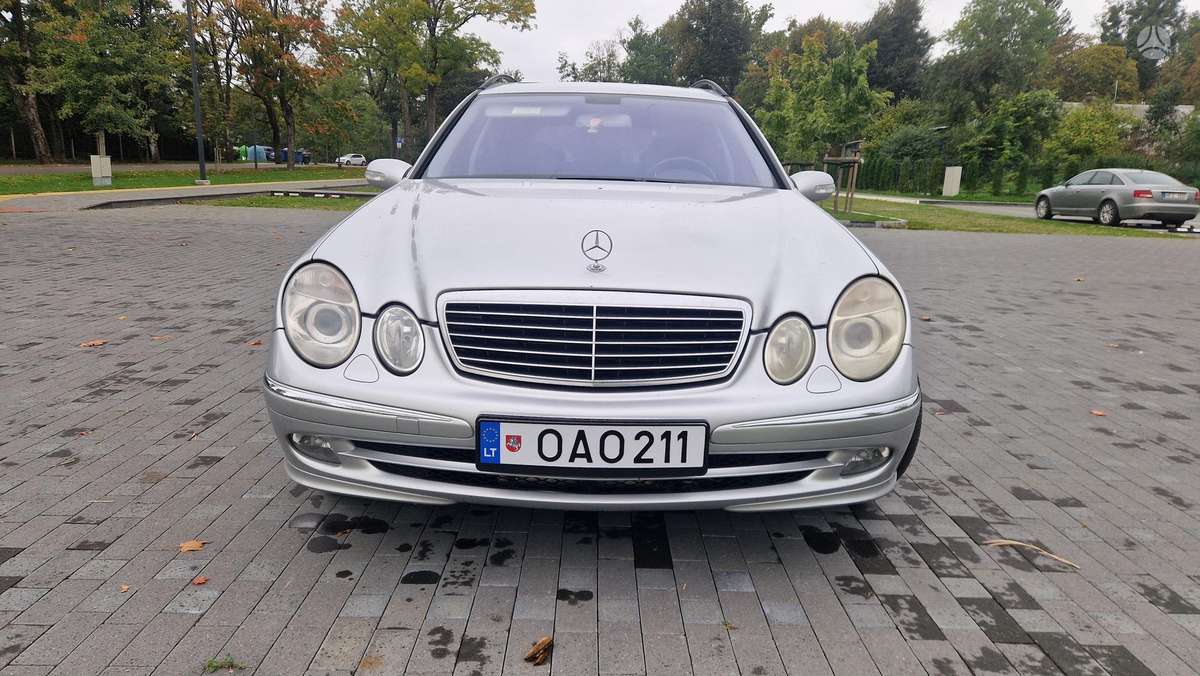 Mercedes-Benz E500 2004 — photo 8