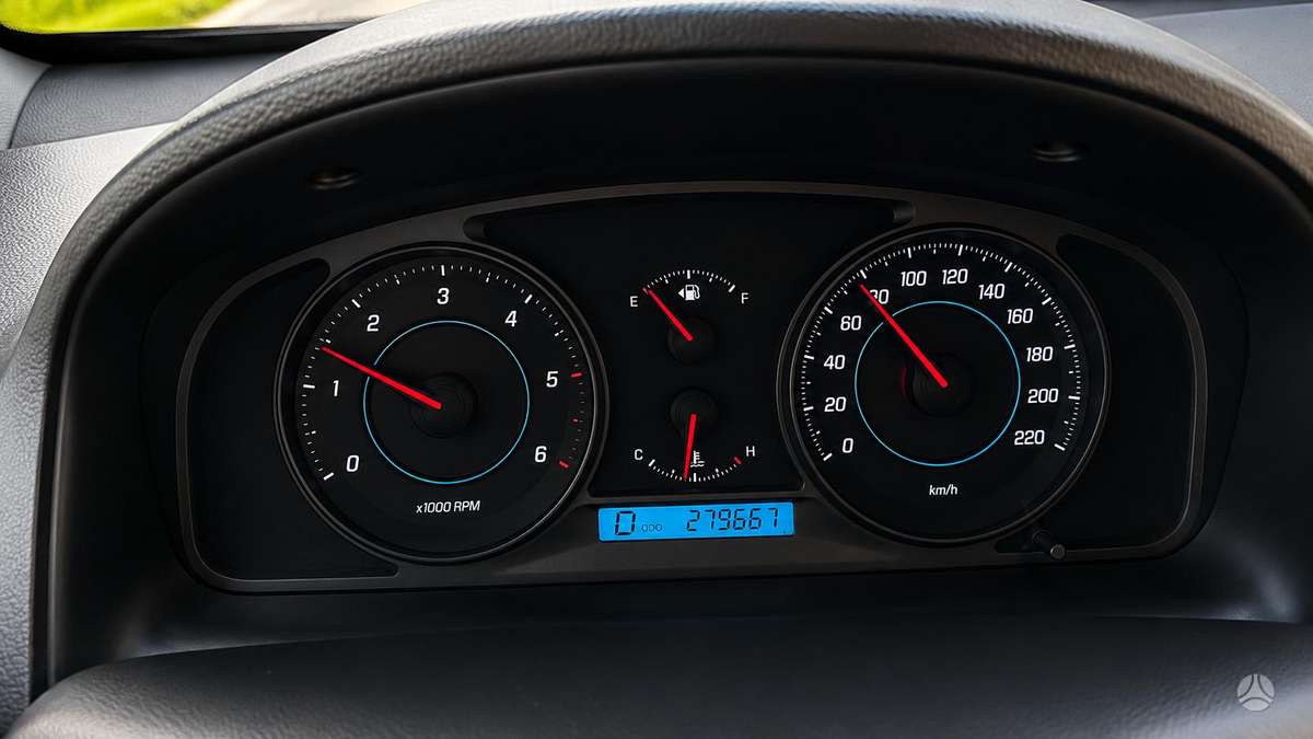 Chevrolet Captiva 2011 — photo 7