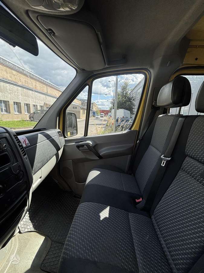 Volkswagen Crafter 2013 — photo 15