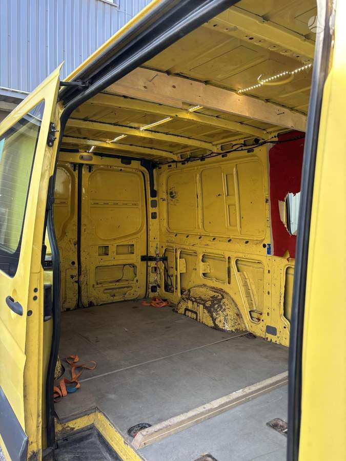 Volkswagen Crafter 2013 — photo 20