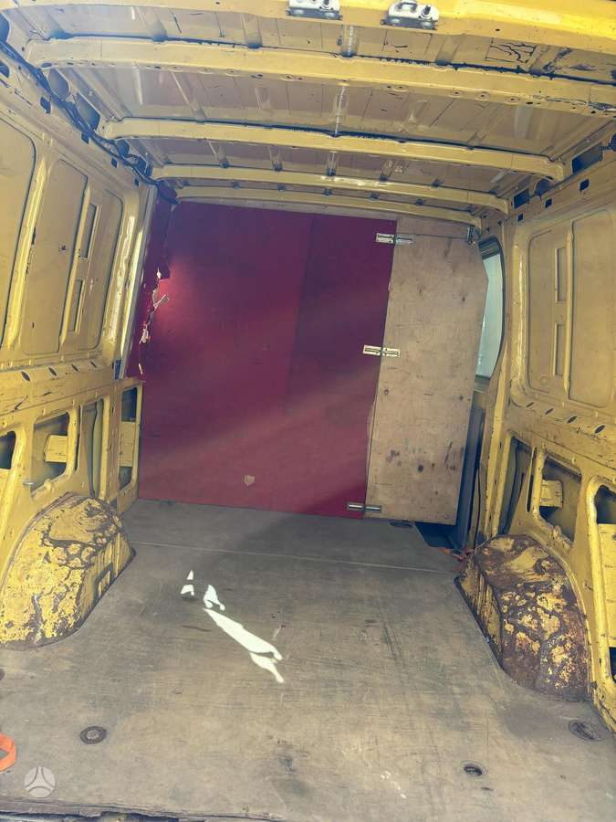 Volkswagen Crafter 2013 — photo 23