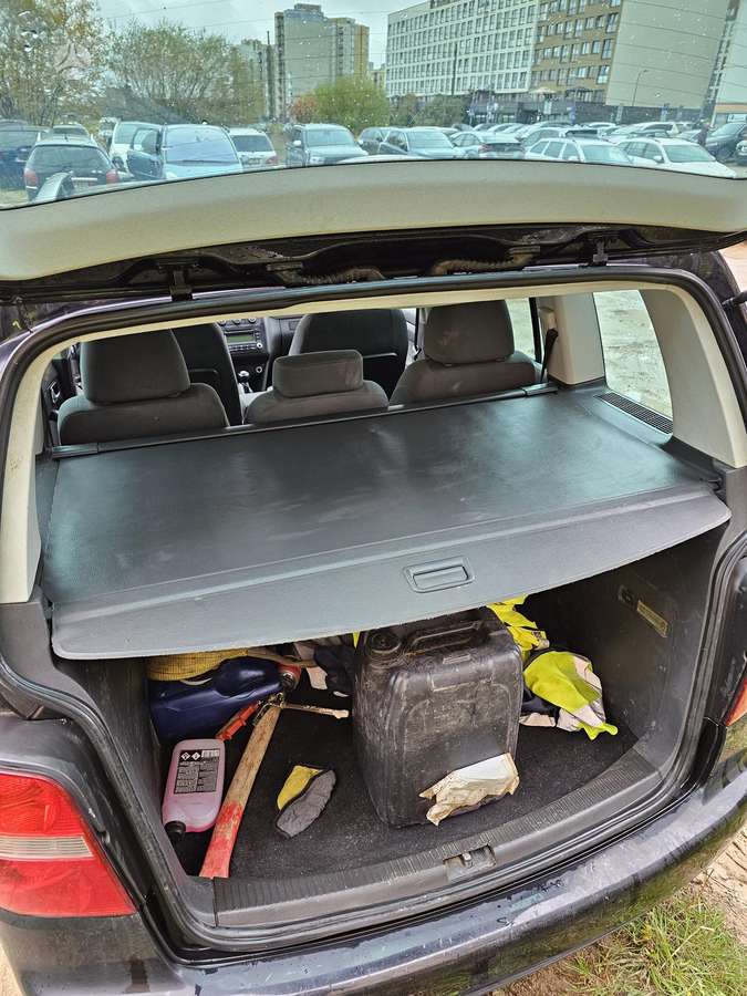 Volkswagen Touran 2006 — photo 14