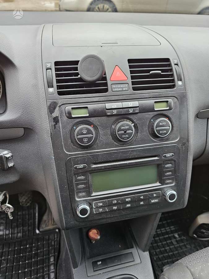 Volkswagen Touran 2006 — interior