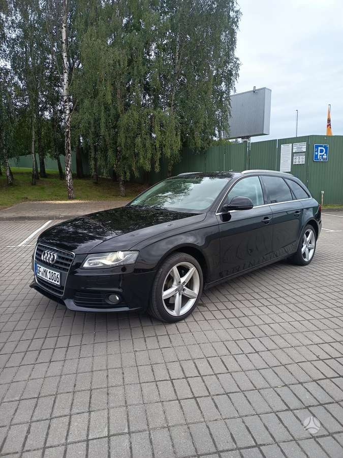 Audi A4 2009 — rear view