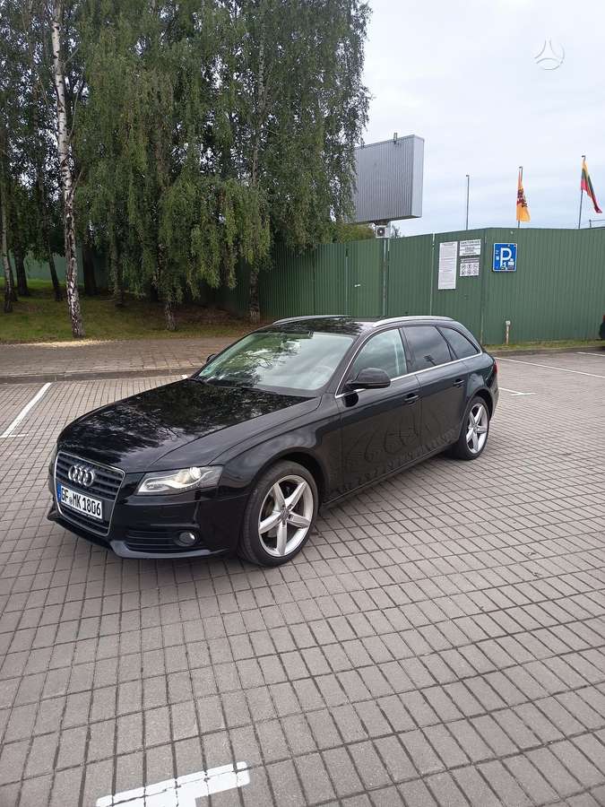 Audi A4 2009 — photo 8