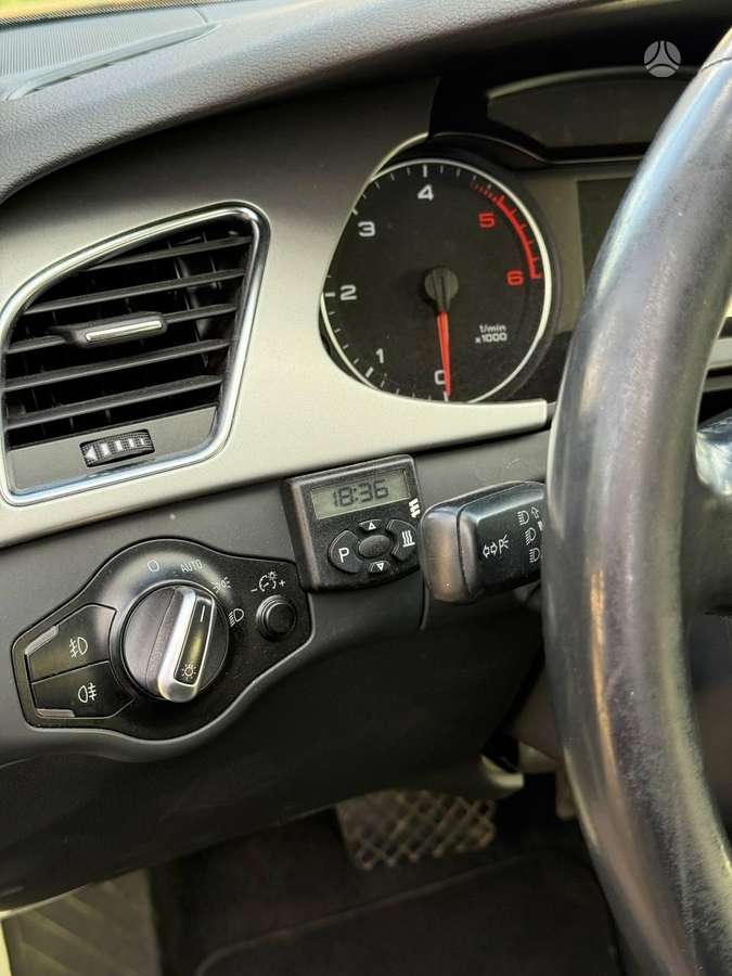 Audi A4 2010 — photo 13