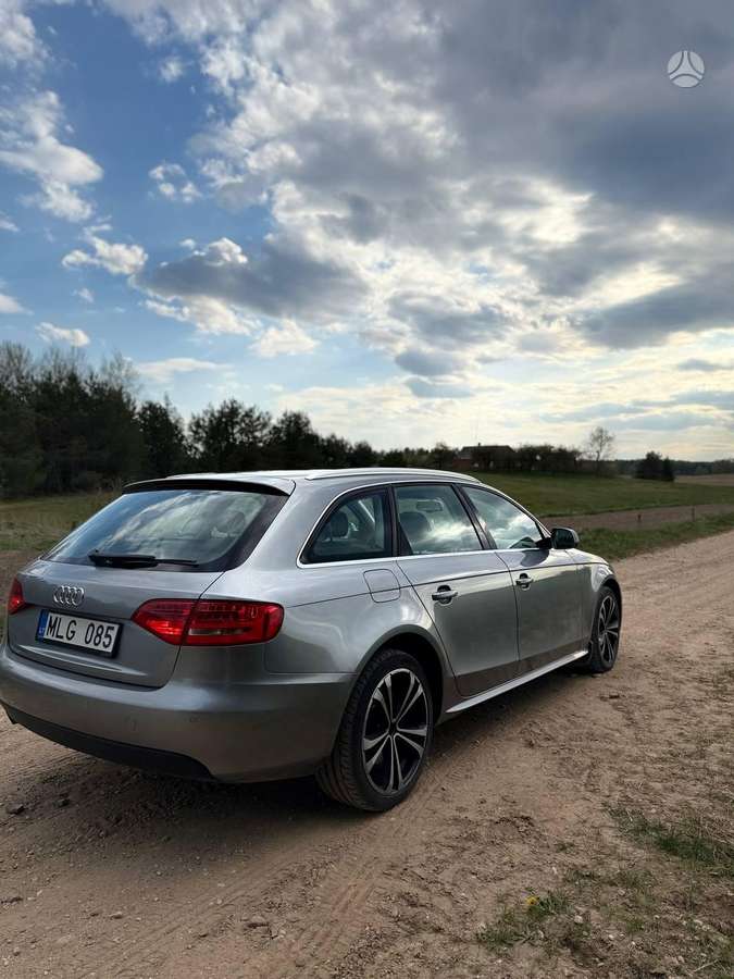 Audi A4 2010 — photo 6