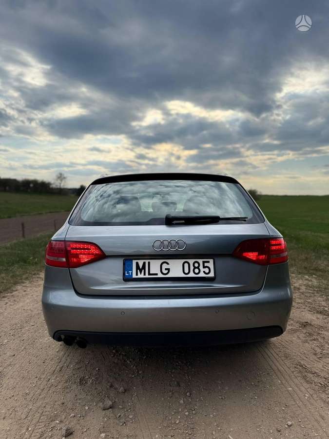 Audi A4 2010 — photo 7
