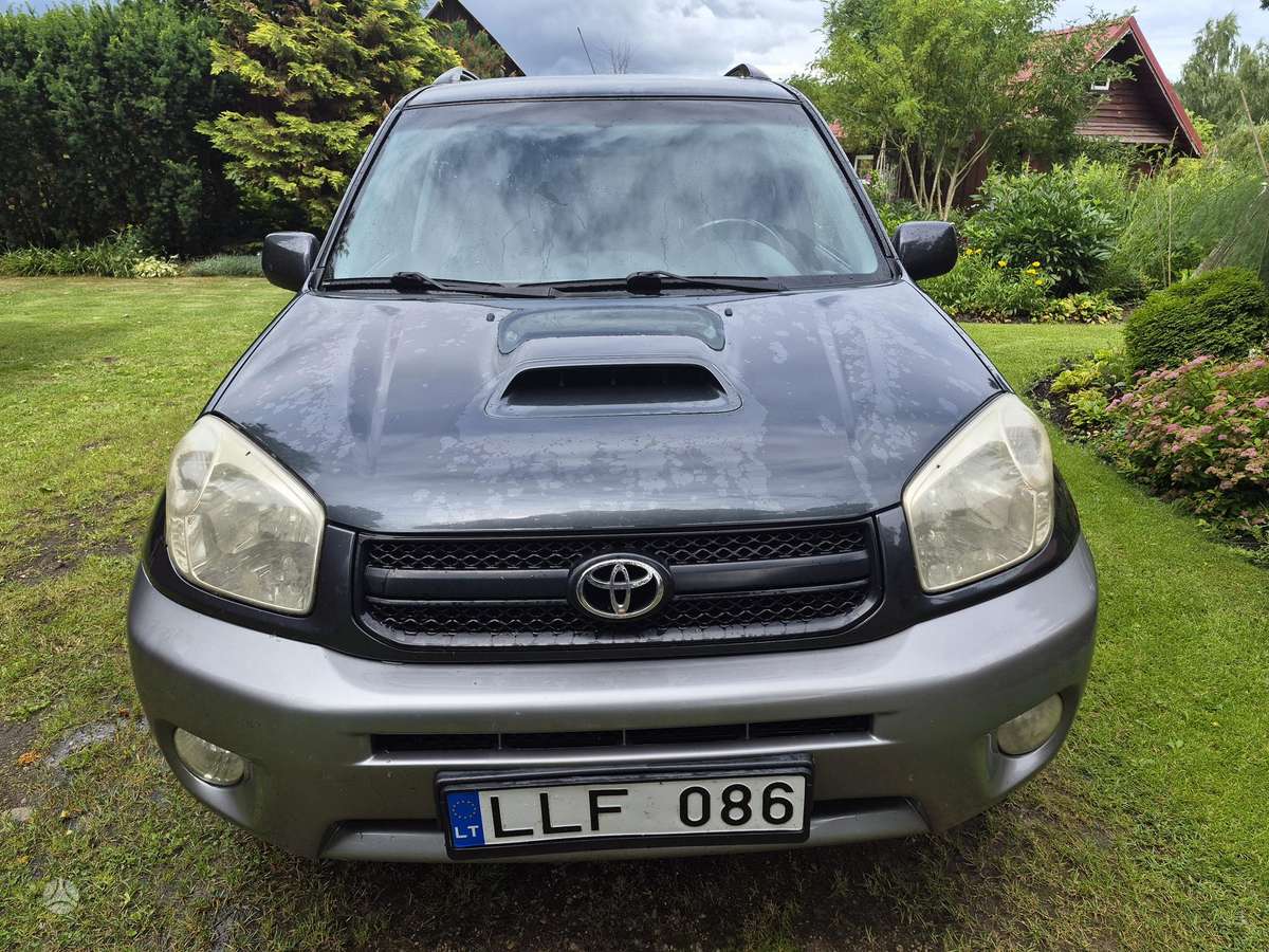 Toyota RAV4, 2004