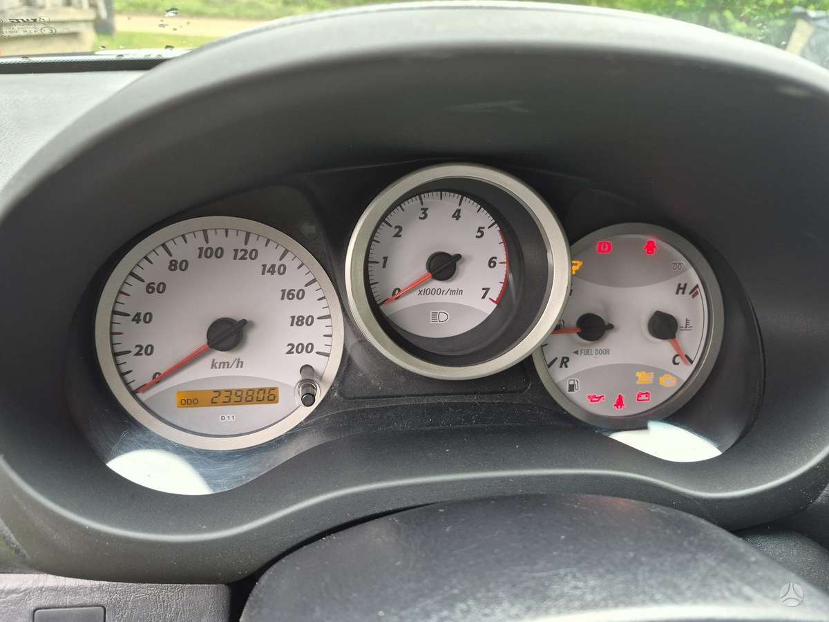 Toyota RAV4 2004 — photo 11