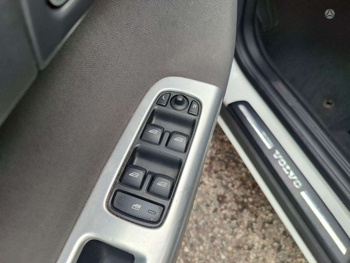 Volvo V50 2010 — photo 14