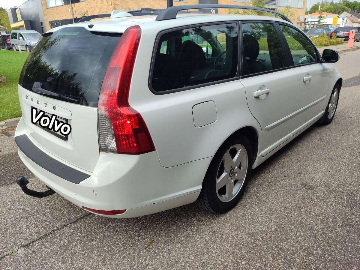 Volvo V50 2010 — photo 5