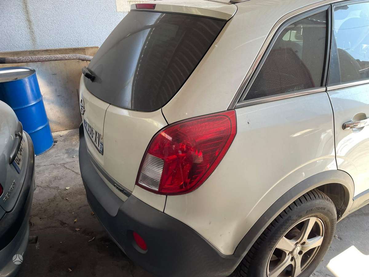 Opel Antara 2013 — photo 12