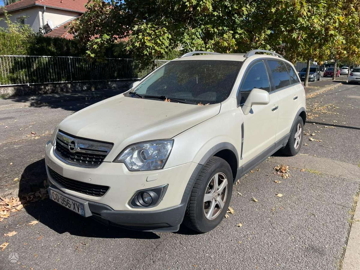 Opel Antara 2013 — rear view