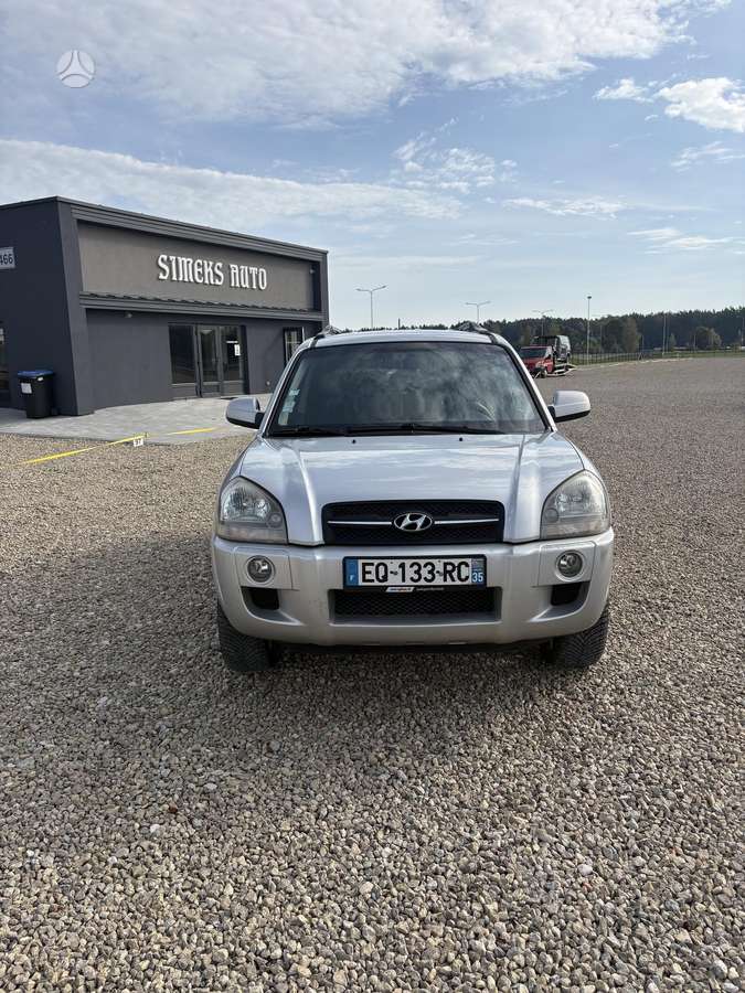 Hyundai Tucson 2006 — rear view