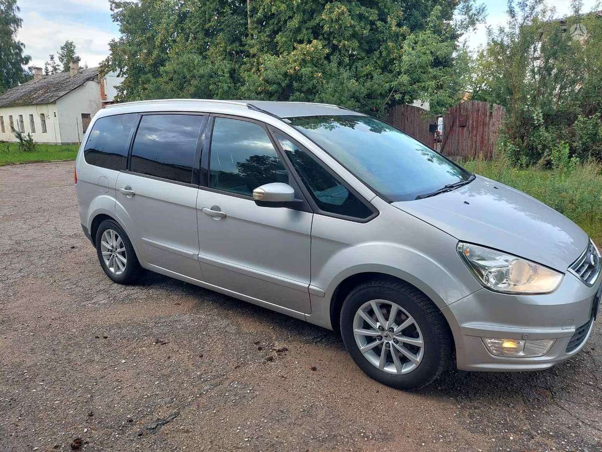 Ford Galaxy 2013 — вигляд ззаду