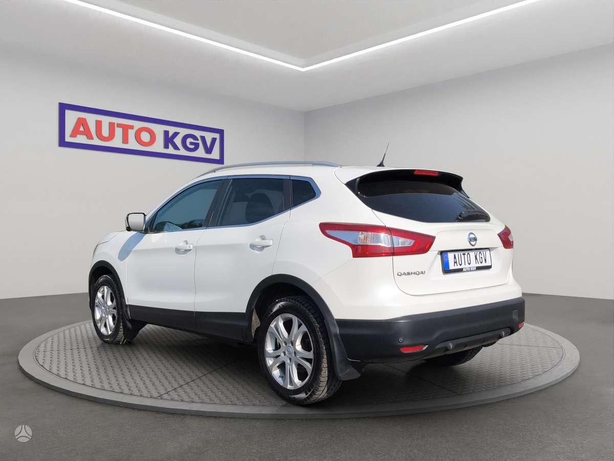 Nissan Qashqai 2014 — interior