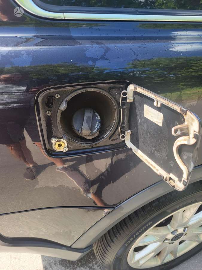 Volvo XC90 2004 — engine 2500 cm³