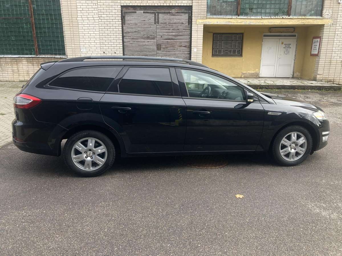 Ford Mondeo 2010 — photo 11