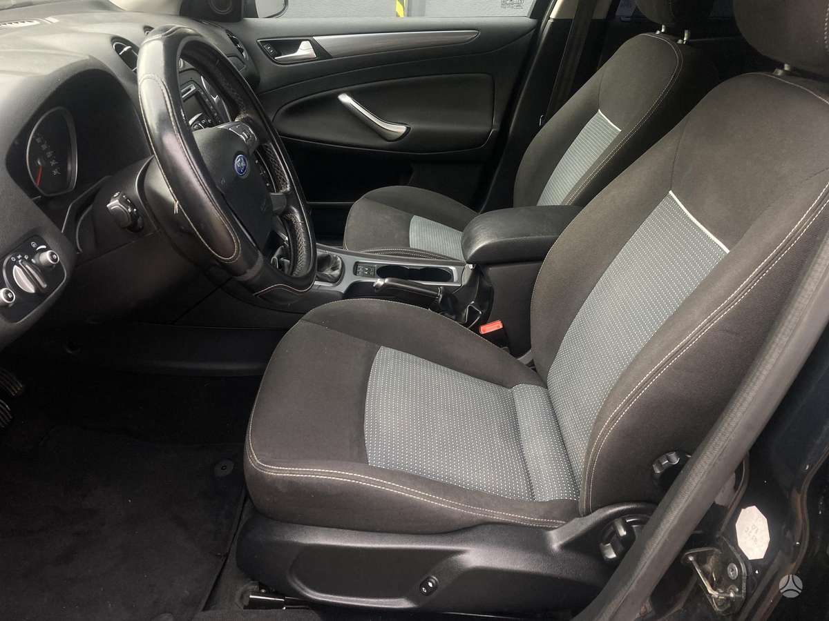 Ford Mondeo 2010 — photo 16