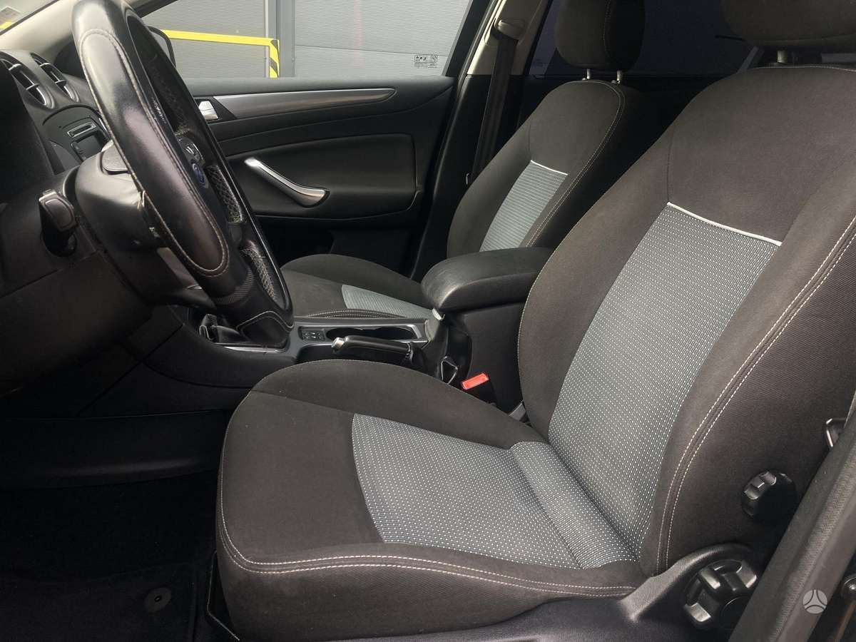 Ford Mondeo 2010 — photo 17